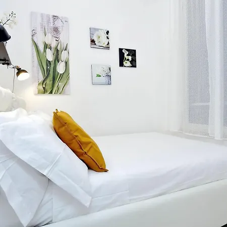 Leonina Charme - My Extra Apartment *